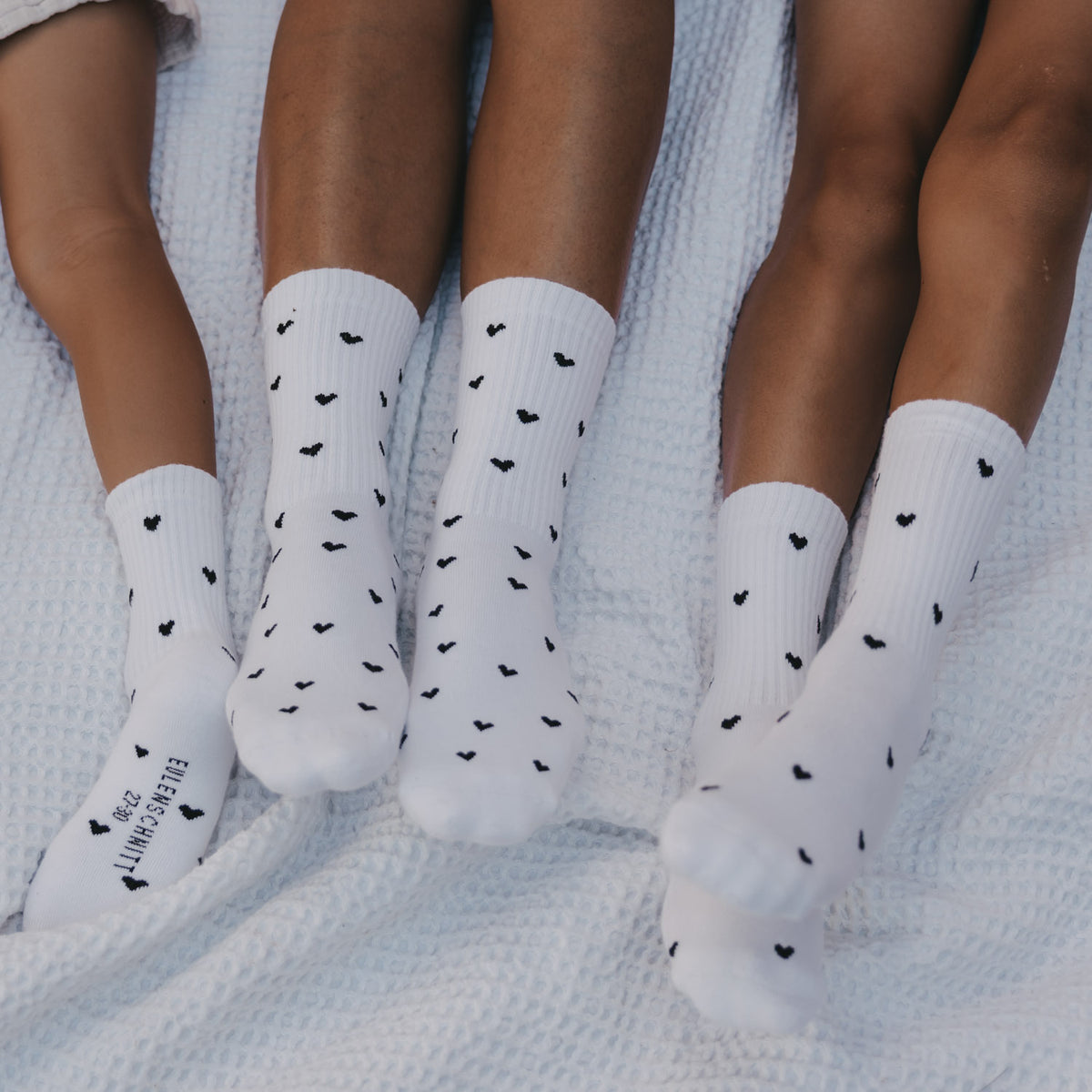 Chaussettes enfant coeurs noirs blanc 31-34 - Eulenschnitt (Image 7)