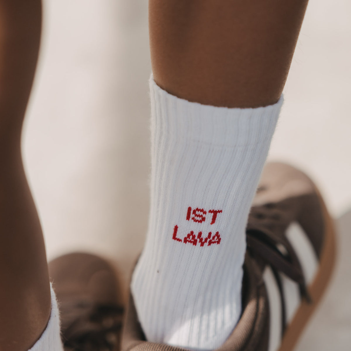 Kids socks "Der Boden ist Lava" white 31-34 - Eulenschnitt (Image 2)