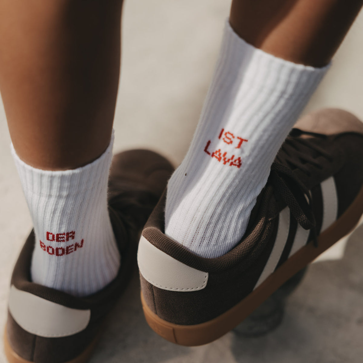 Kids socks "Der Boden ist Lava" white 31-34 - Eulenschnitt (Image 4)