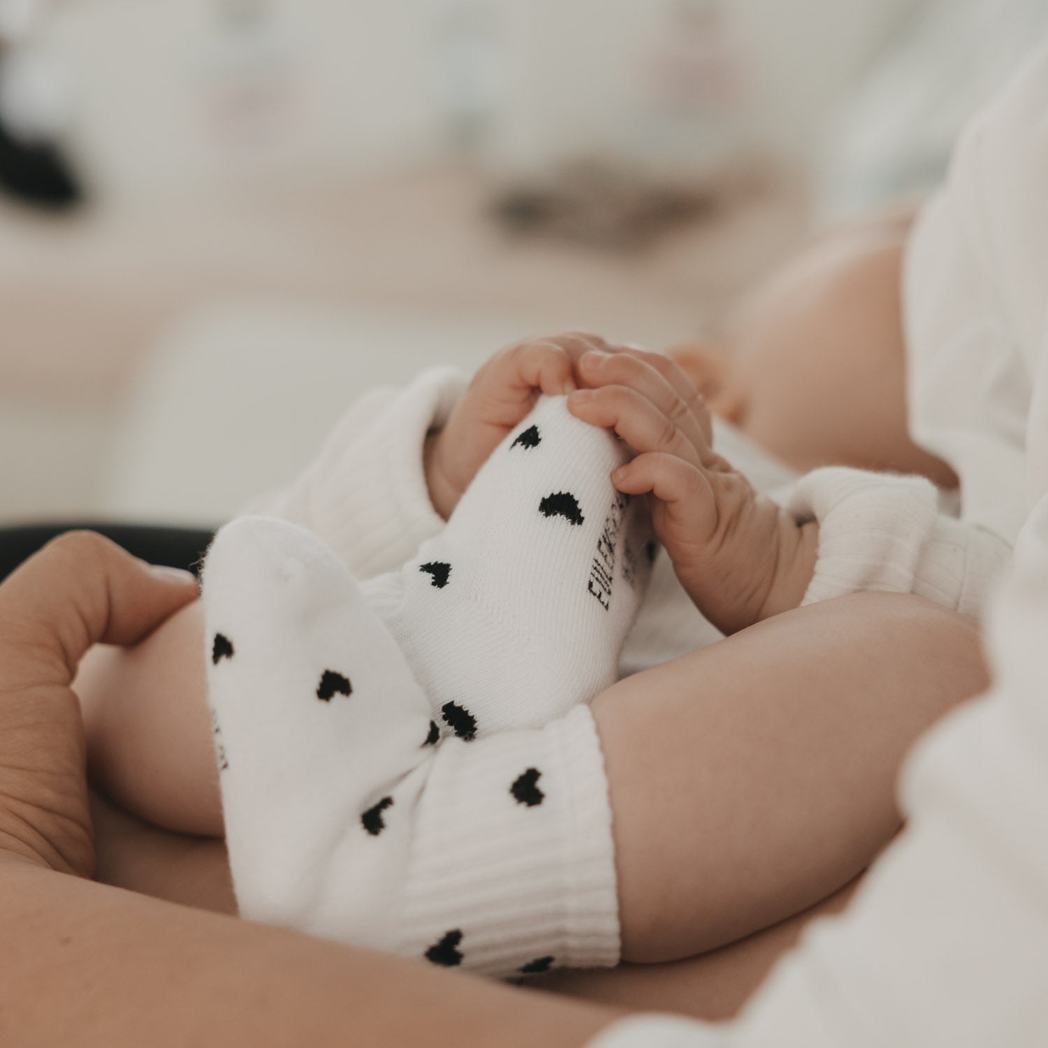 Chaussettes bébé coeurs noirs blanc 16–18 - Eulenschnitt (Image 5)