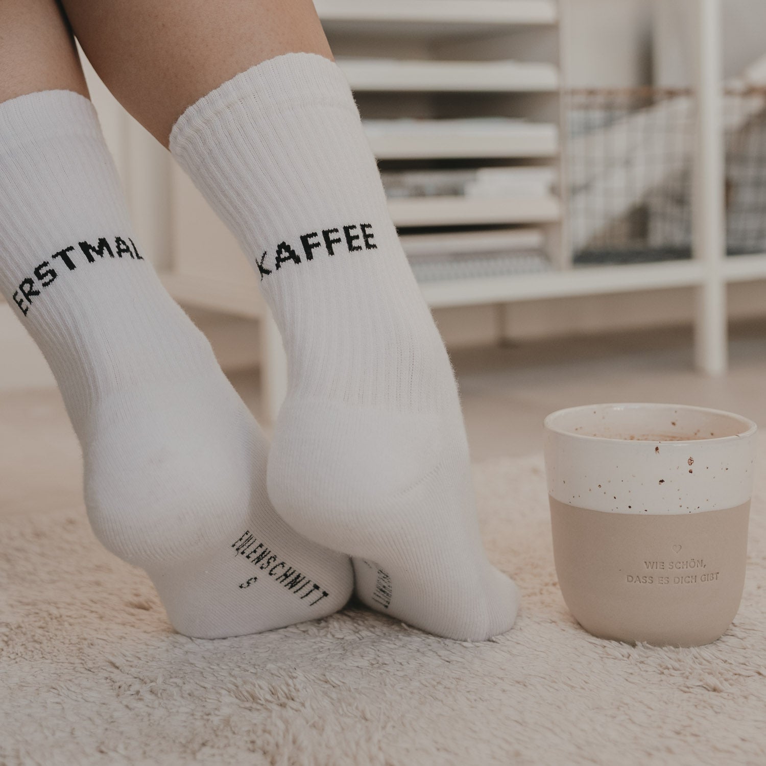 Socken "Erstmal Kaffee" weiss 39-42 - Eulenschnitt