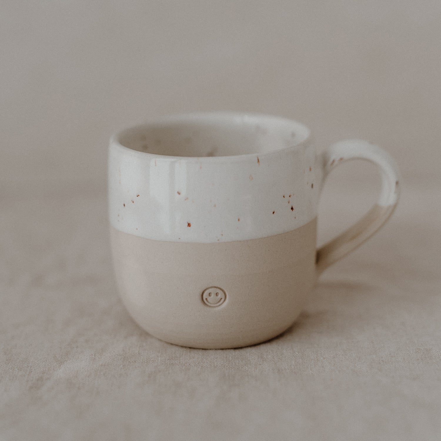 Kleine Steingut Cappuccinotasse Smiley – handgemacht - Eulenschnitt