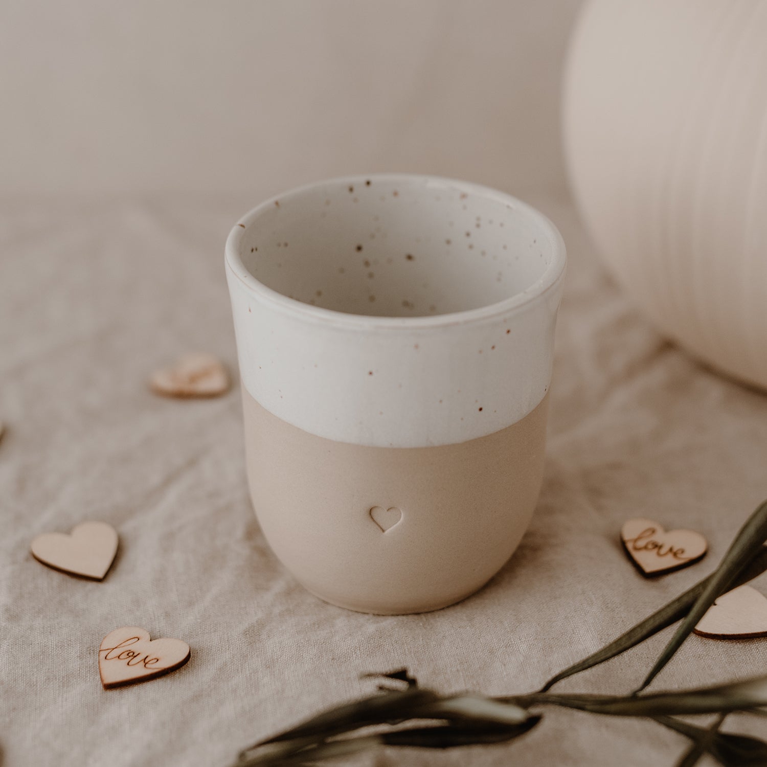 Stoneware mug heart - handmade - Eulenschnitt