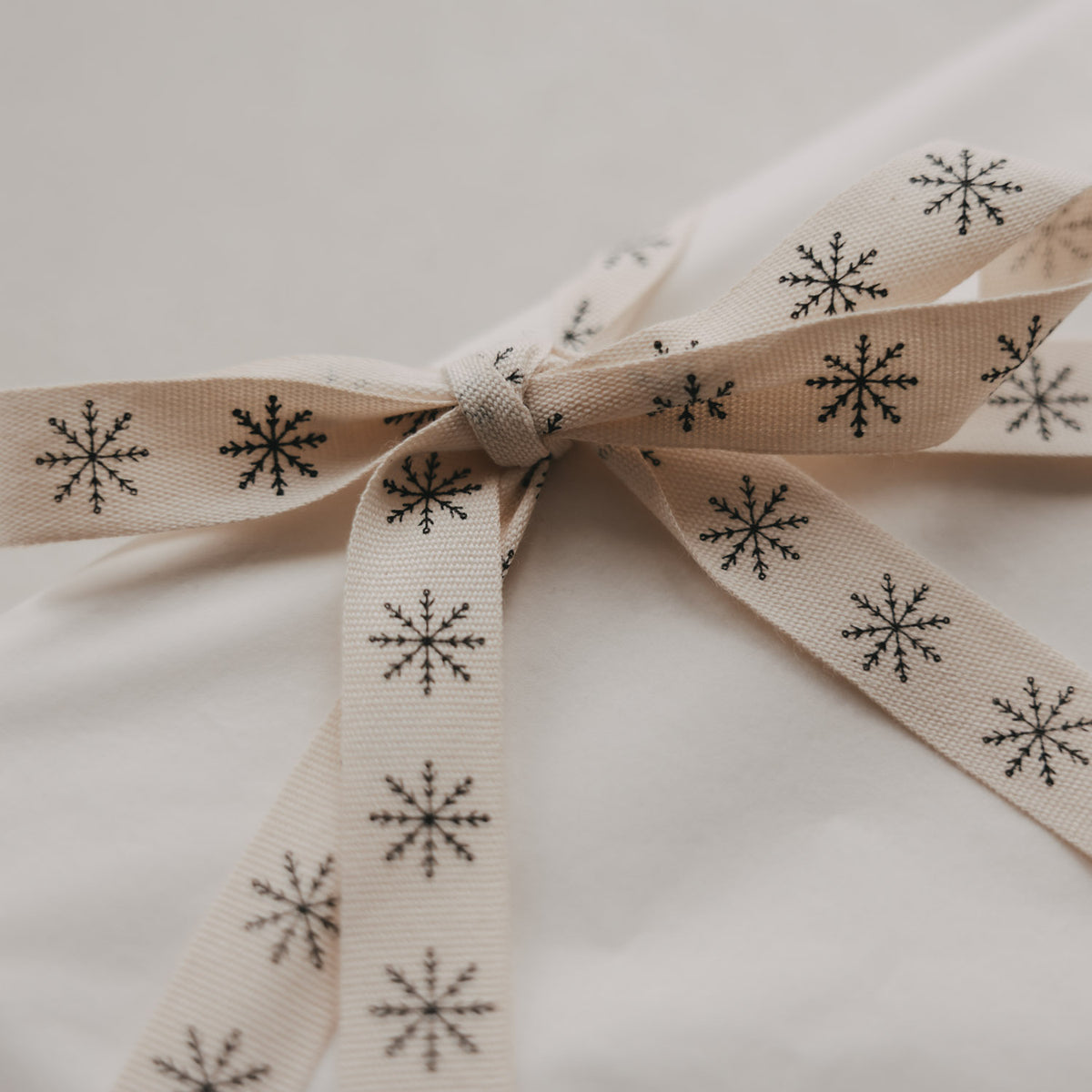 Gift ribbon snowflakes 5m - Eulenschnitt (Image 2)