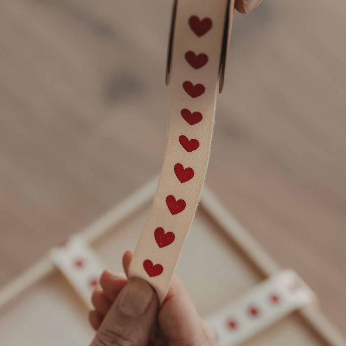 Gift ribbon hearts red 5m - Eulenschnitt (Image 4)