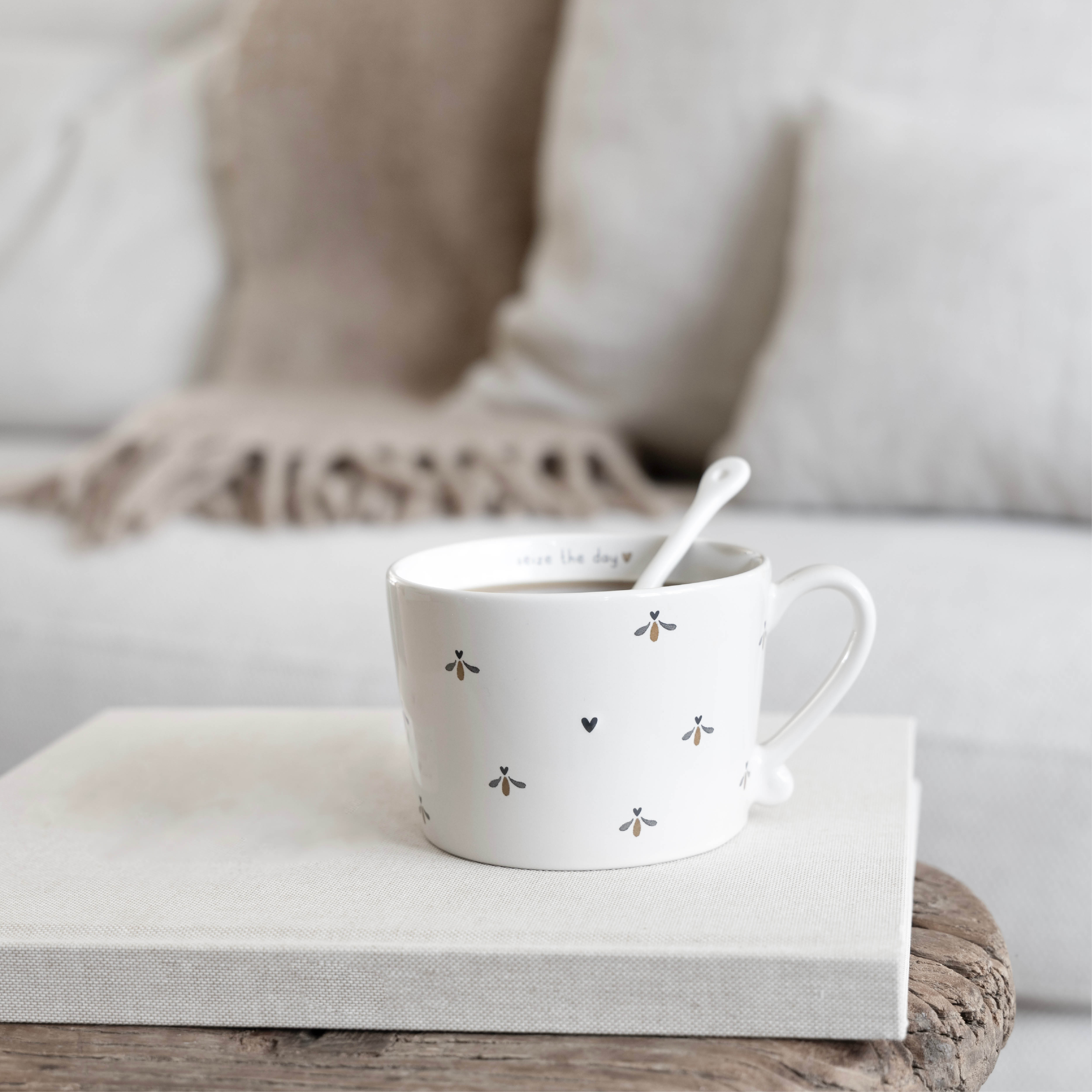 Tasse "Dancing heart" grande caramel - Bastion Collections