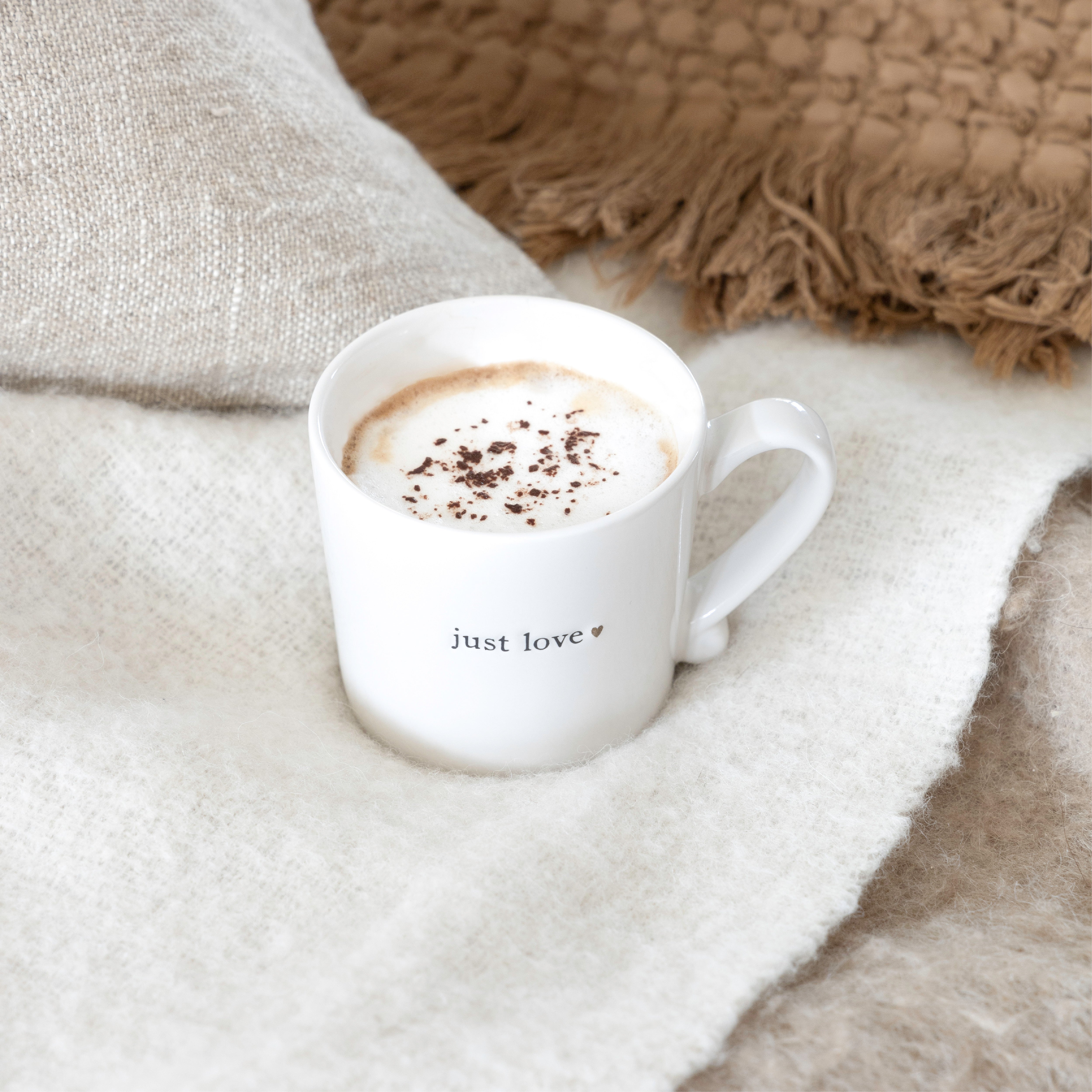 Tazza "just love" nera - Bastion Collections