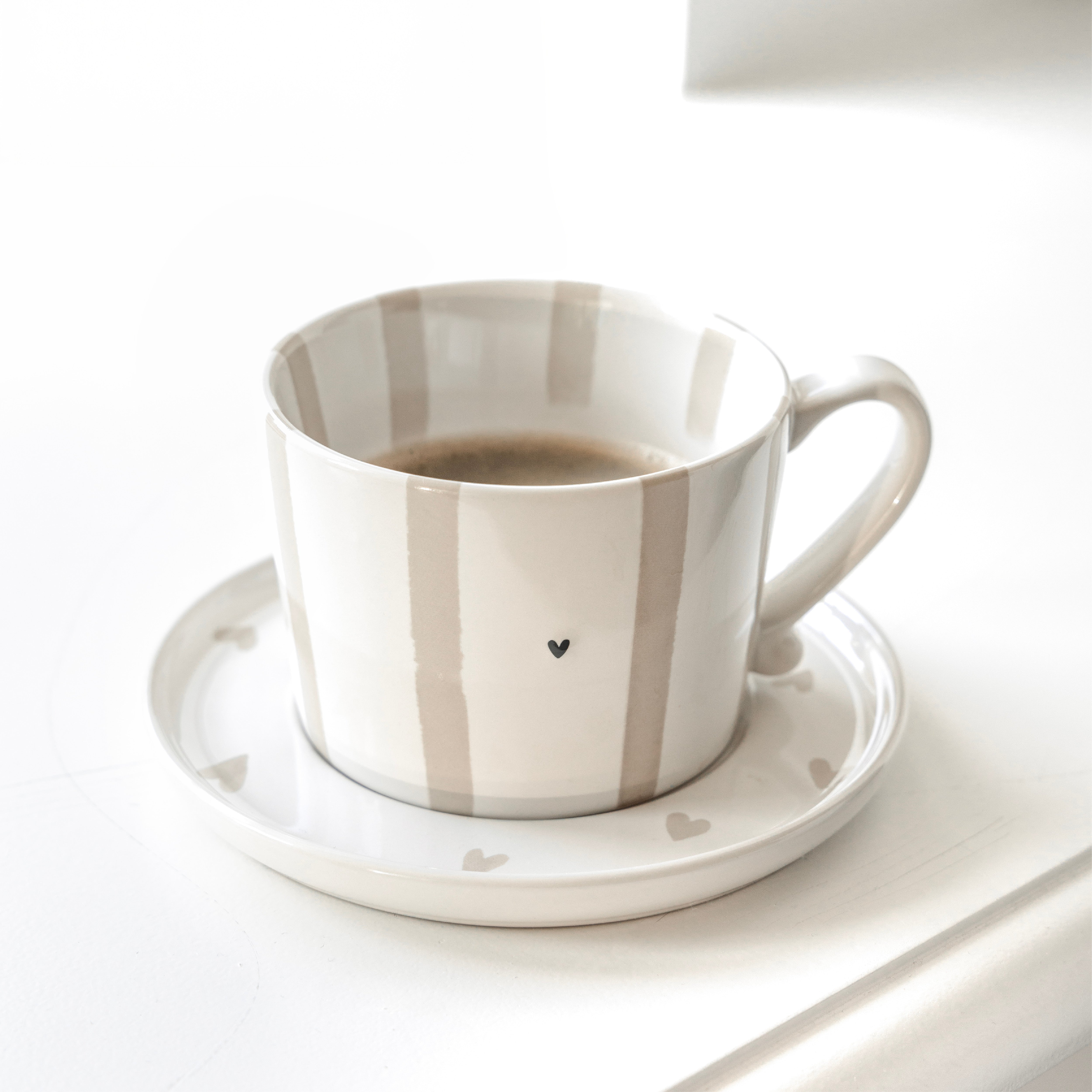 Cup "large stripes" large beige - Bastion Collections