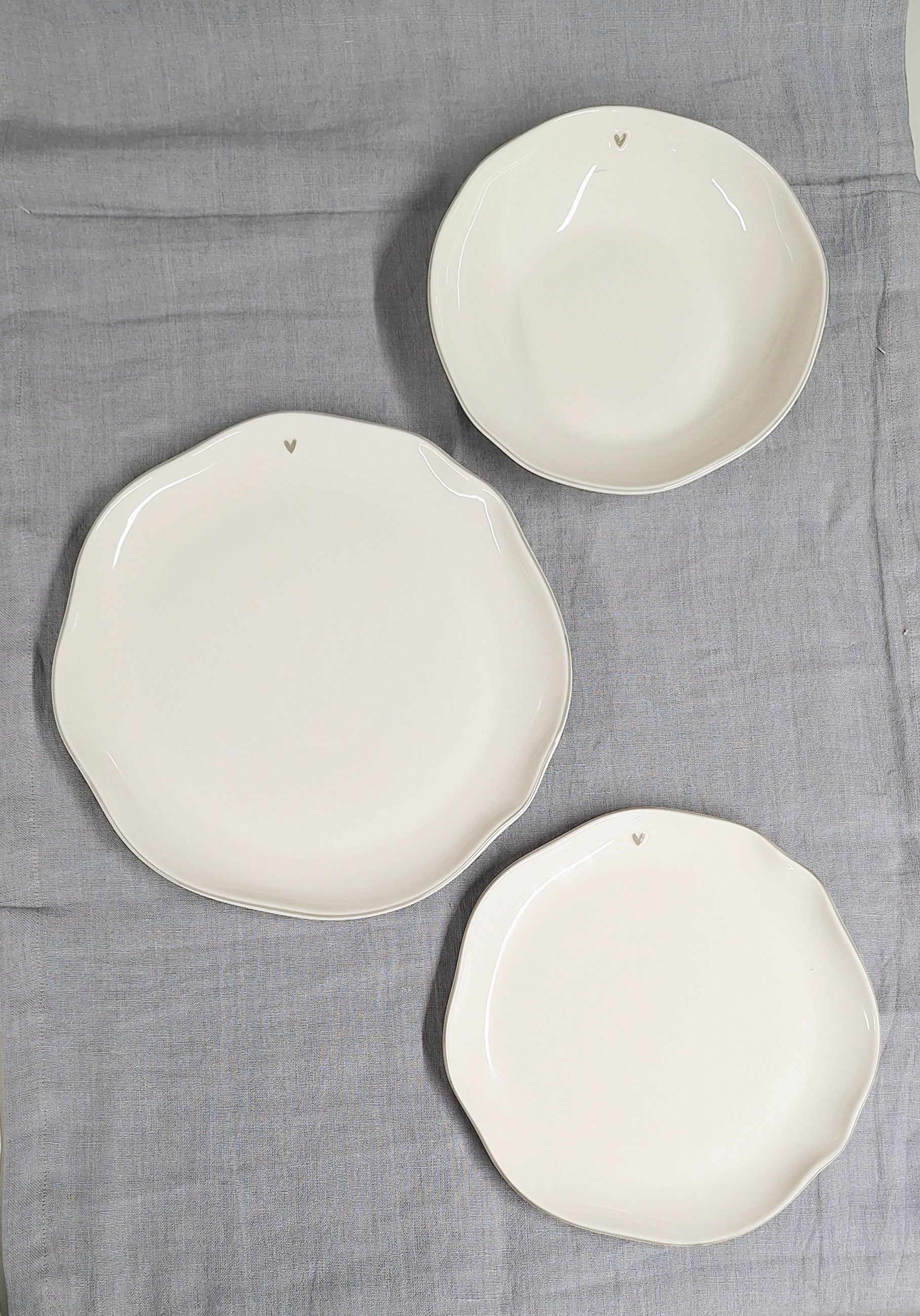 Teller "heart" grau 18-teiliges Set - Bastion Collections