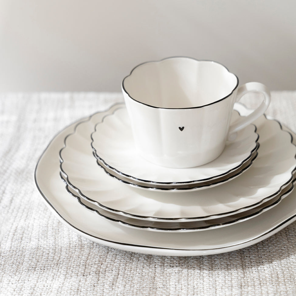 Saucers "heart" black wavy edge - Bastion Collections
