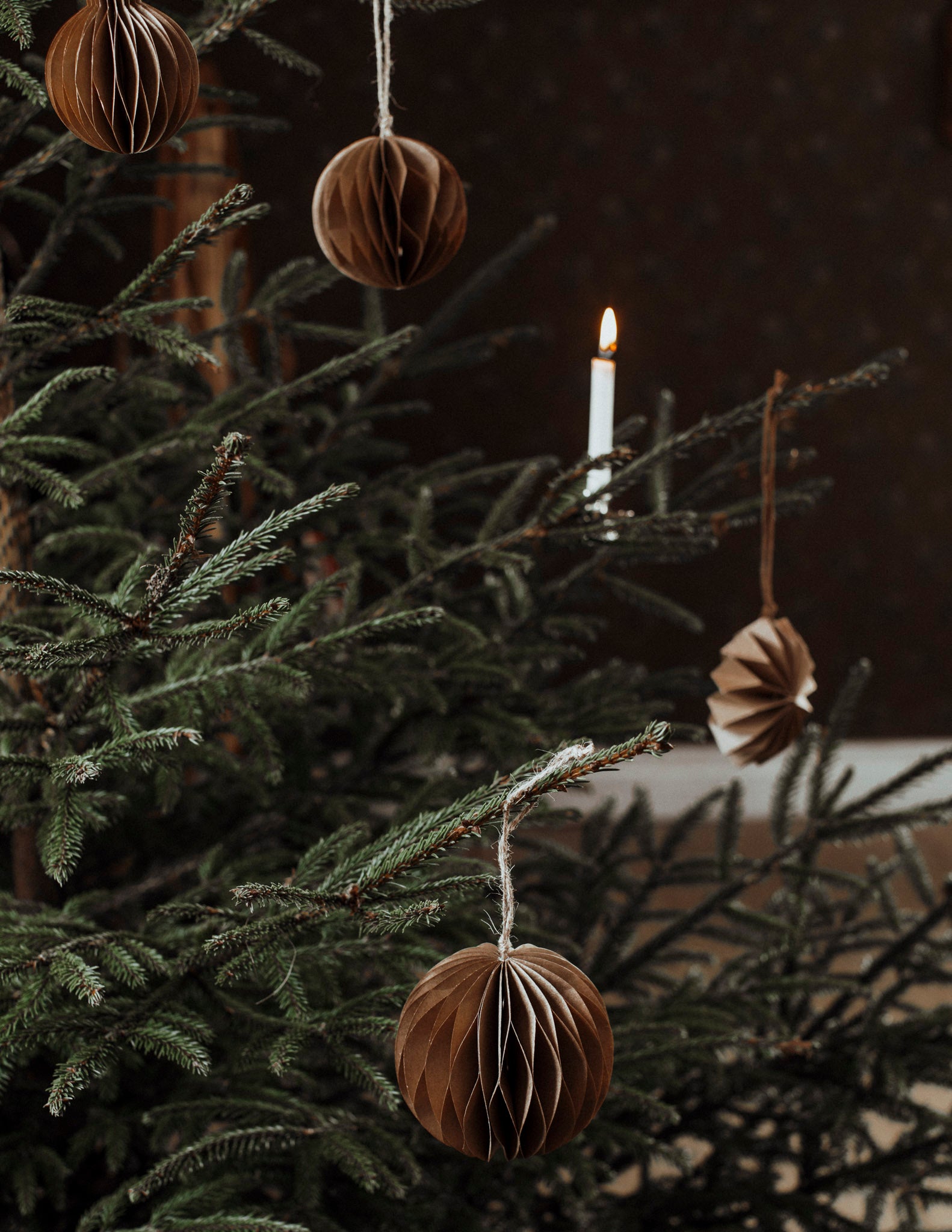 Palla di Natale in carta "Bolmsö" grande marrone – Storefactory