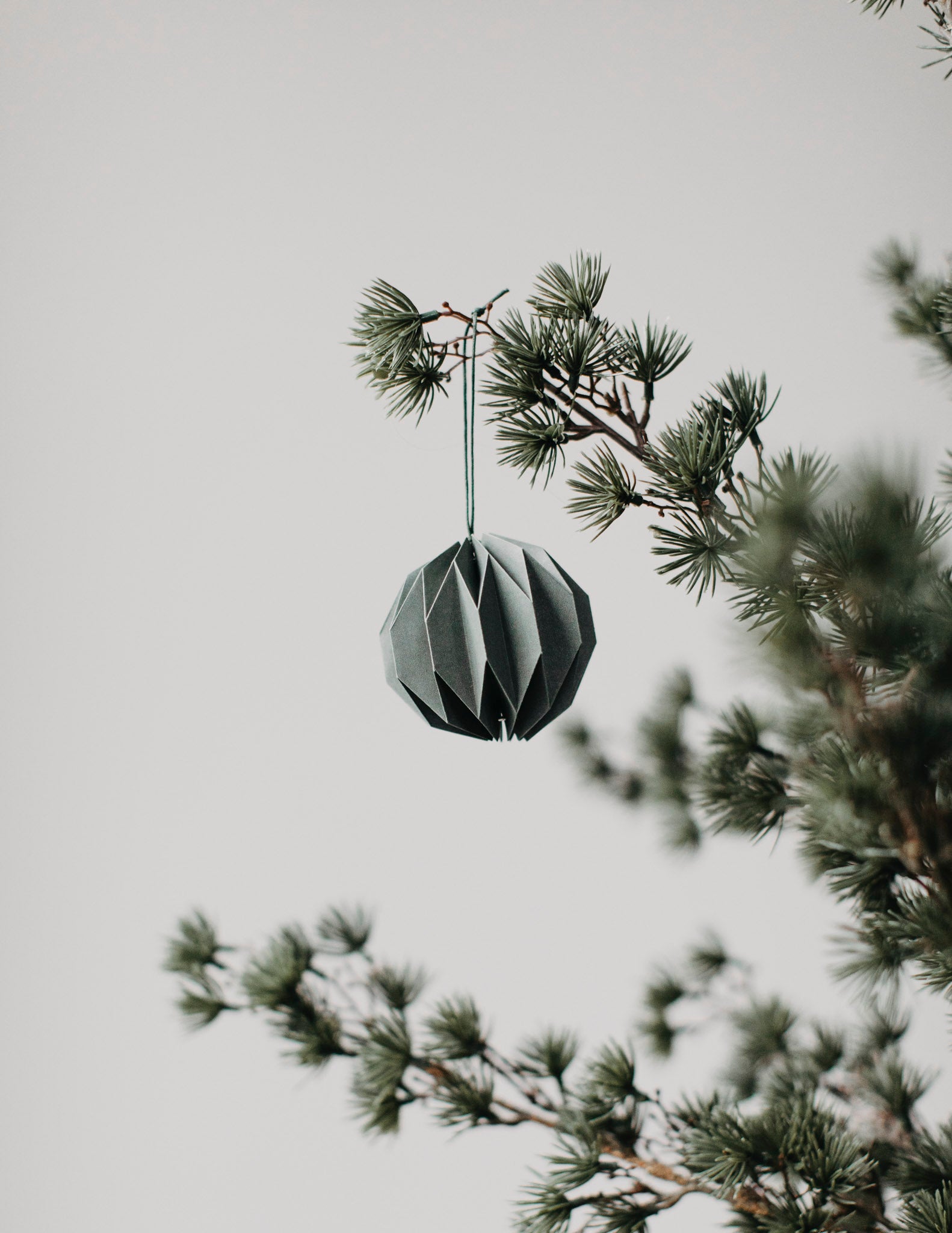 Weihnachtskugel Papier "Hylta" grün – Storefactory