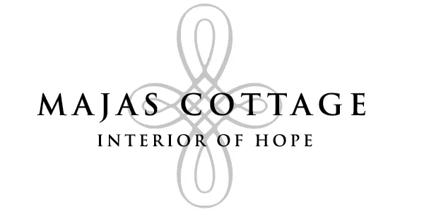 Majas Cottage Logo