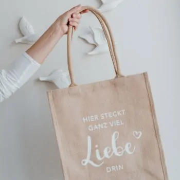 Jute bag with saying "HIER STECKT GANZ VIEL Liebe DRIN" - Eulenschnitt