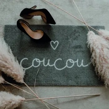 Doormat with text "coucou" gray 75x45cm – washable - Eulenschnitt - Article Picture 1