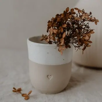 Stoneware mug heart - handmade - Eulenschnitt
