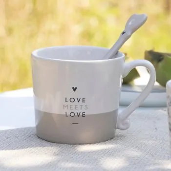 Cup "Love meets Love" beige - Bastion Collections - Article Picture 2