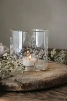Hurricane lamp flowers & butterfly - Majas Cottage - Article Picture 1
