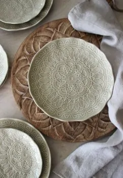 Plates "Happiness" sage - Majas Cottage - Article Picture 1