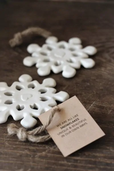 Snowflake decorative hanger - Majas Cottage - Article Picture 2