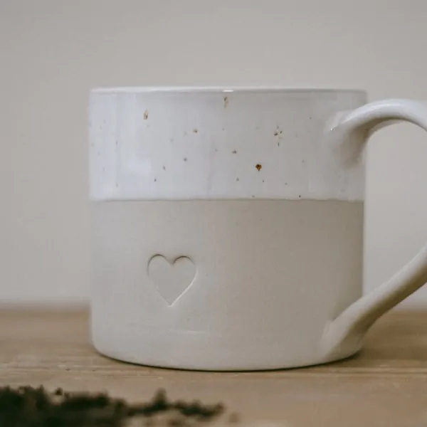 Stoneware cup heart big - handmade - Eulenschnitt